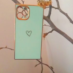 Phone case with heart.